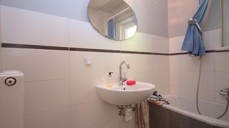 Modernes Badezimmer