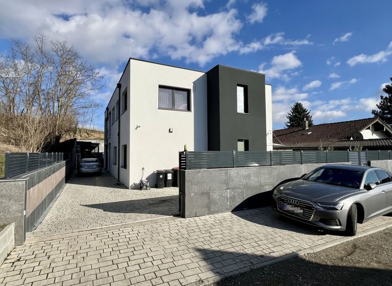Haus Front
