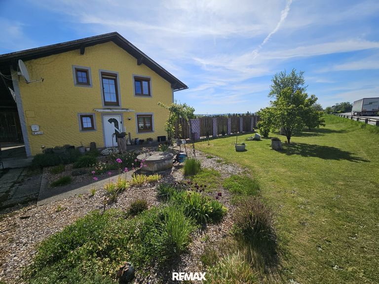 Haus mit viel Grund