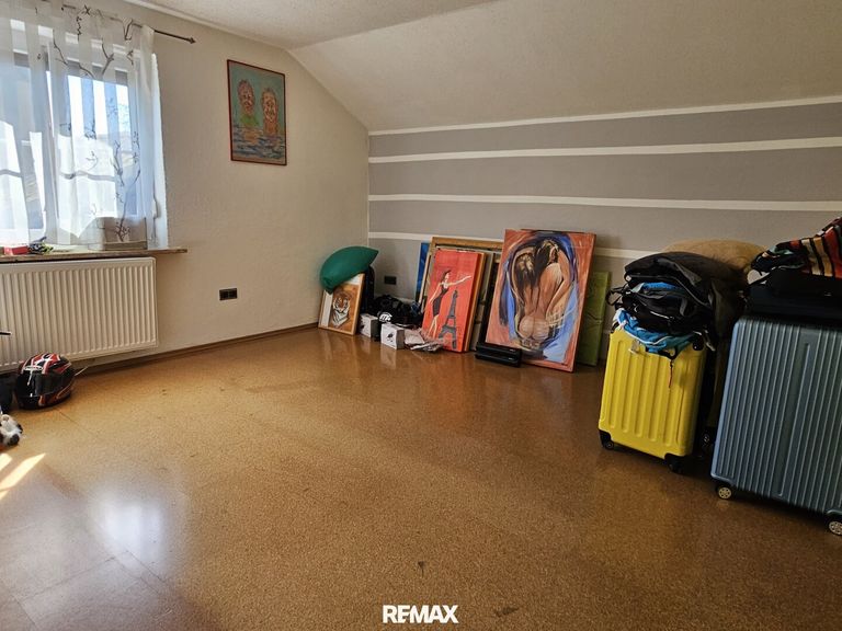 Zimmer 1 OG