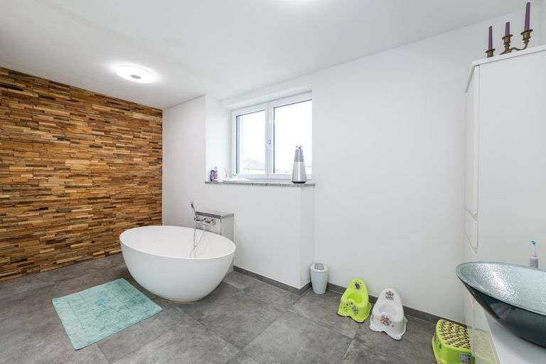 Modernes Badezimmer OG