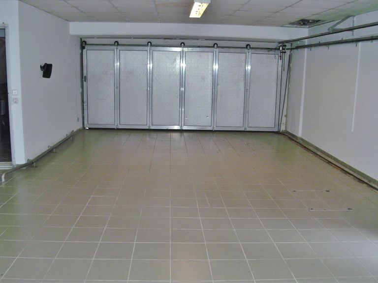 18 Garage