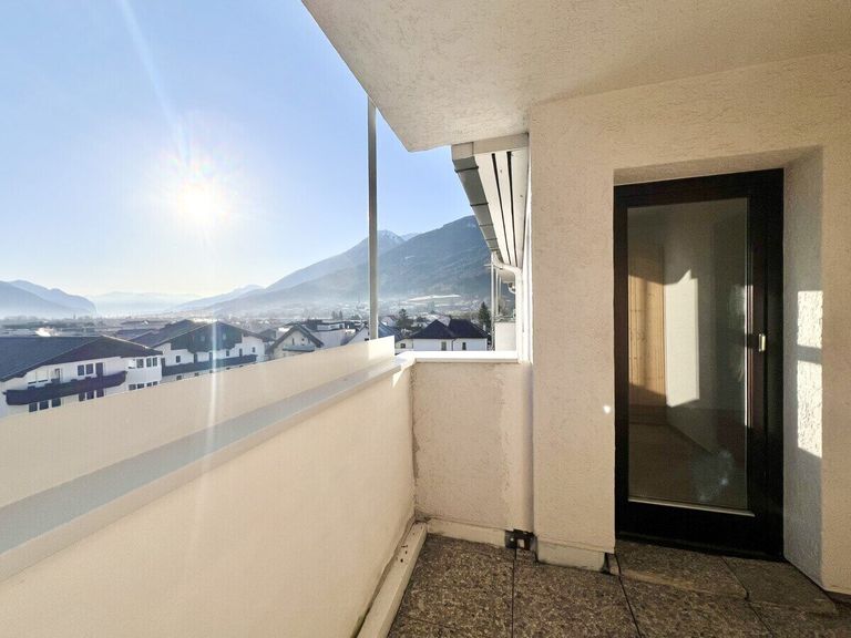 Loggia mit Balkon mit Blick ins Inntal