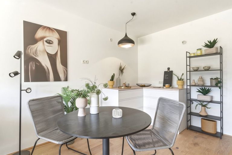 Ess-und Wohnbereich (Home Staging)