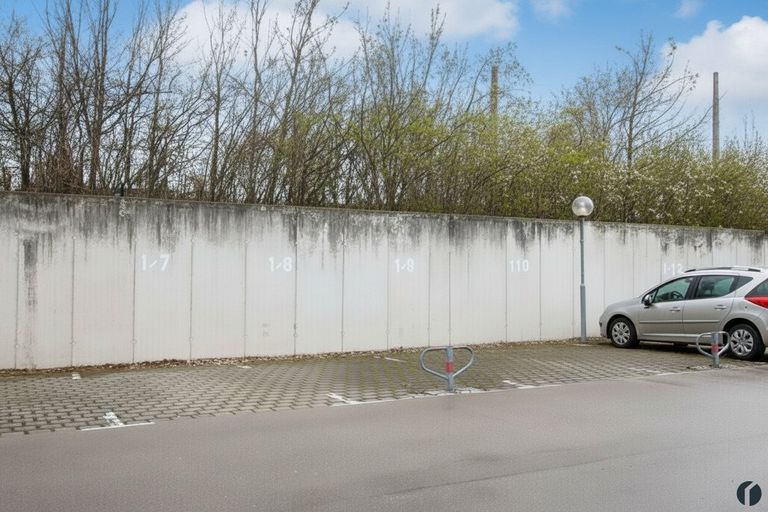 Stellplatz vor dem Haus