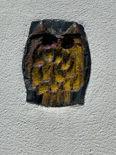 16b_Kunst Eule Fassade