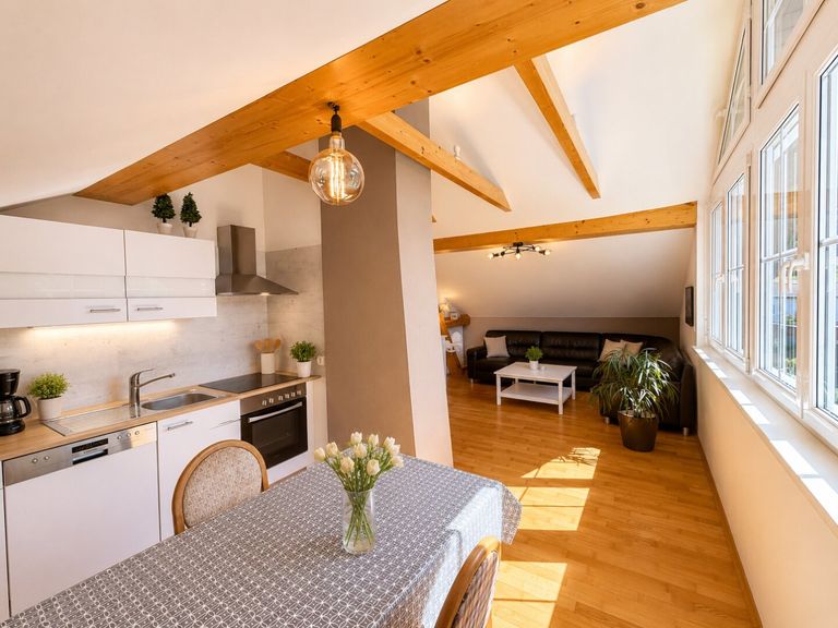 Kompagnon Immobilien Küche / WZ OG