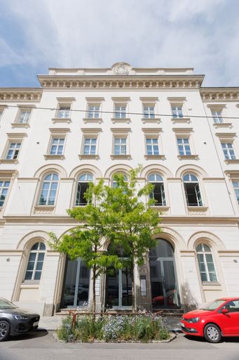 Palais Zollamt Eingang