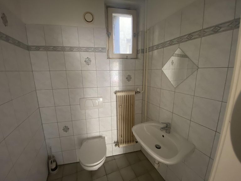 12 WC