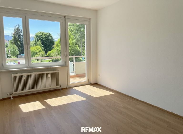 Zimmer mit Zugang Loggia