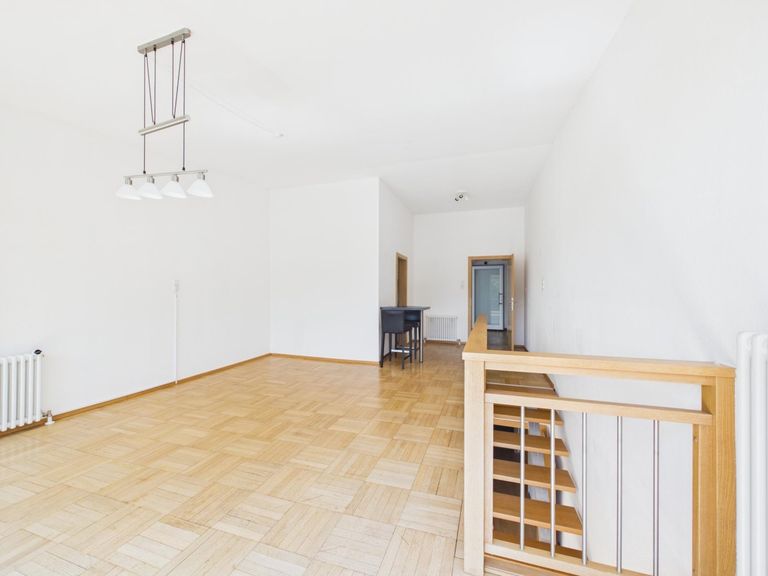 CAM04191G0-PR0094-STILL014