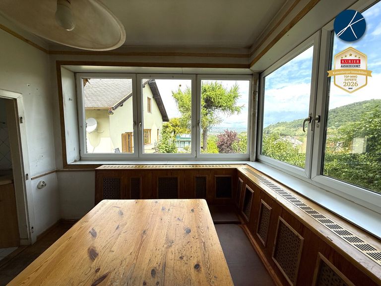 Essbereich mit Ausblick über das Kremstal
