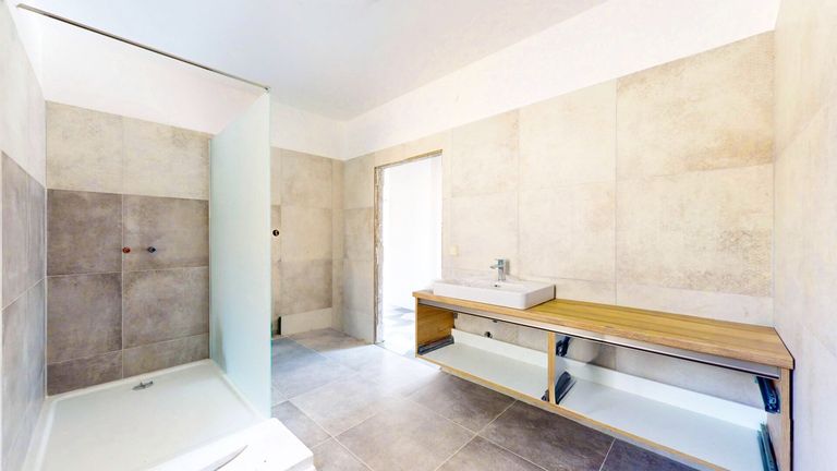 Badezimmer (OG)