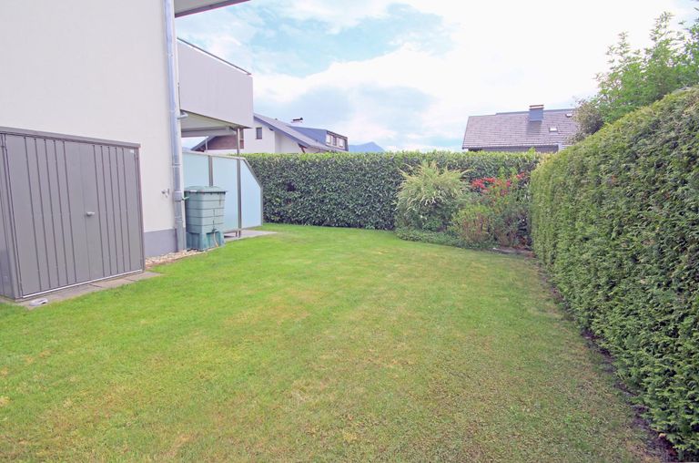Garten seitlich