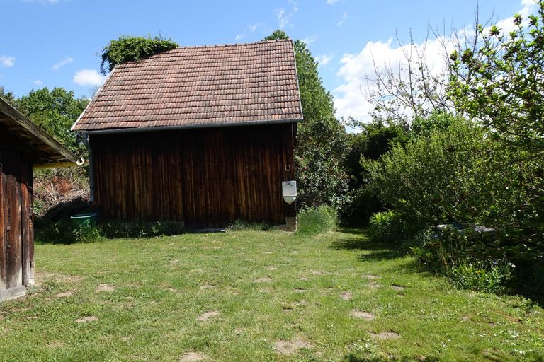 Schuppen mit 2 Toren