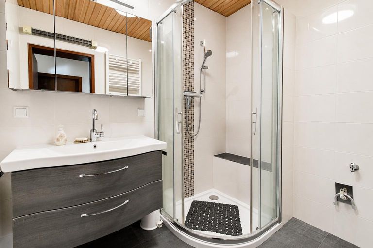 Badezimmer EG