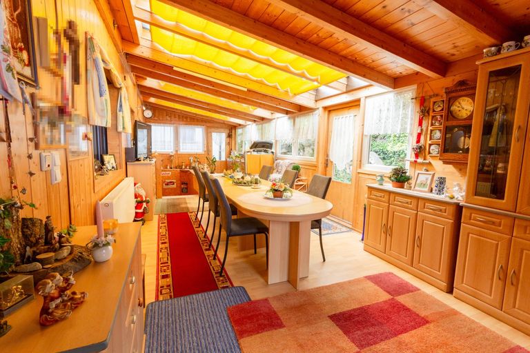 Veranda mit Kellerabgang