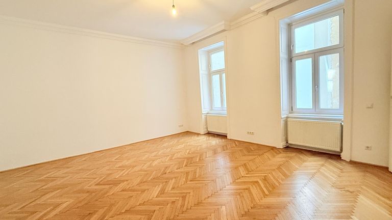 Hofseitiges Zimmer