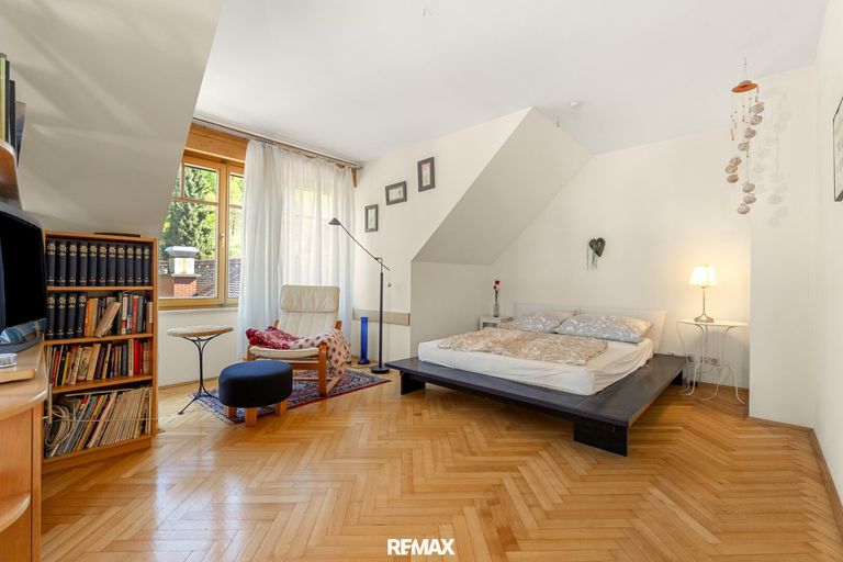 Schlafzimmer DG