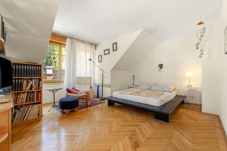 Schlafzimmer DG