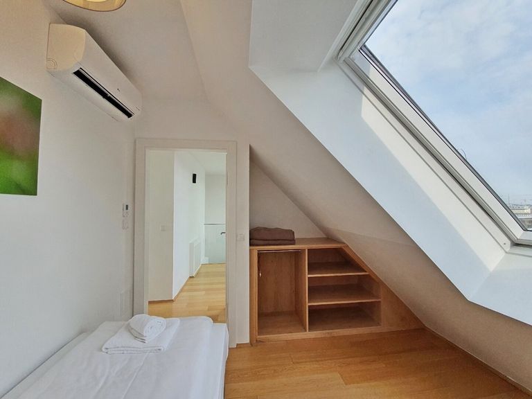 3. Schlafzimmer ca. 10 m² mit Fernblick!