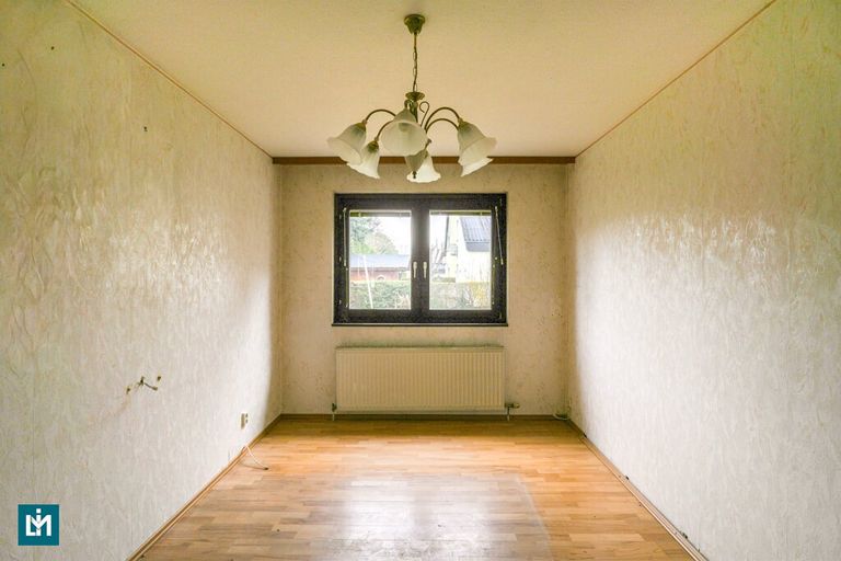 Schlafzimmer (N) UG.