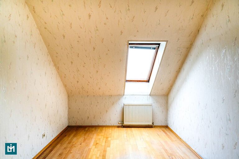 Schlafzimmer (W) OG.