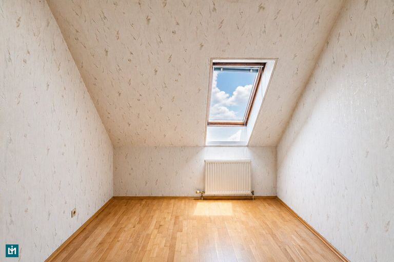 Schlafzimmer (W) OG.