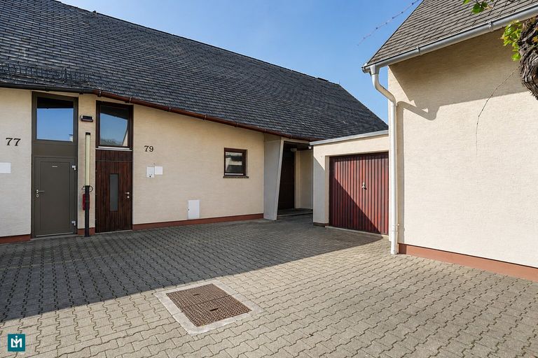 Außenansicht/Einganggsbereich (O)