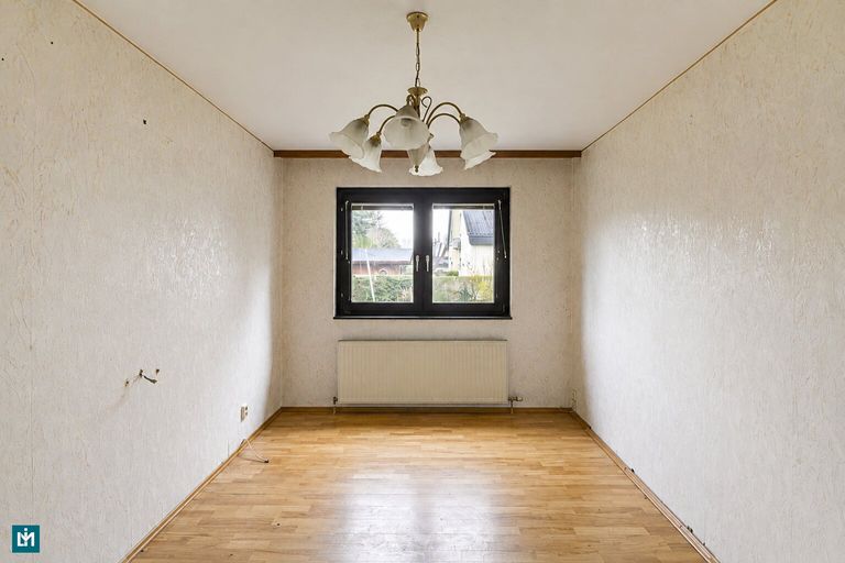 Schlafzimmer (N) UG.