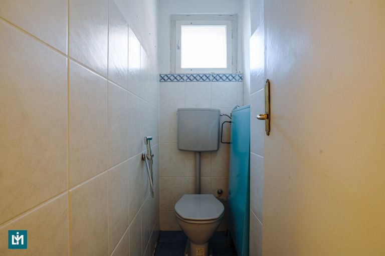 WC (N)