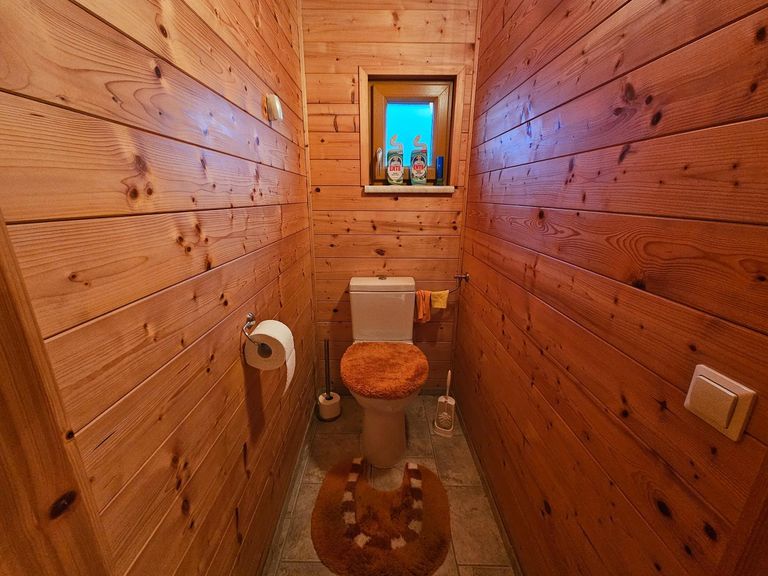 WC extra