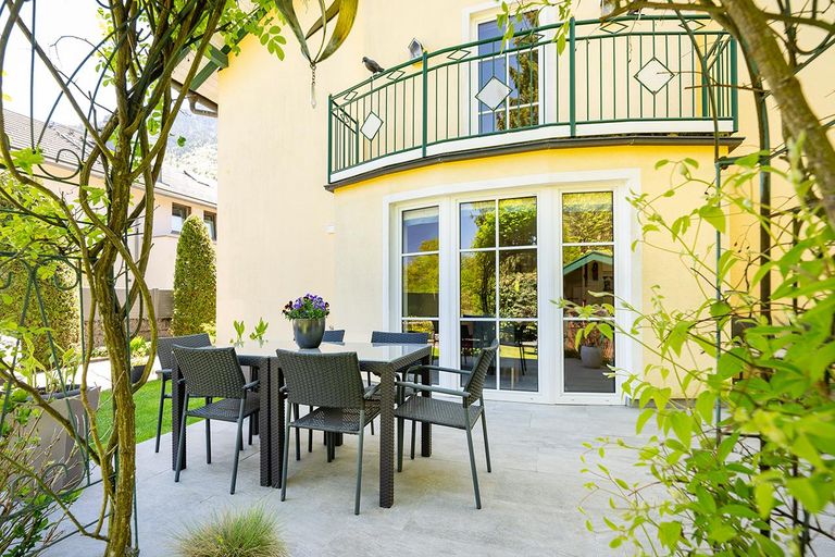 traumhafte Terrasse zugänglich vom Essbereich