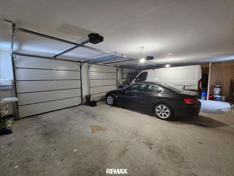 Garage für 3 Autos 