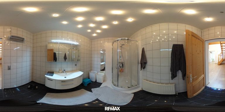 Badezimmer EG