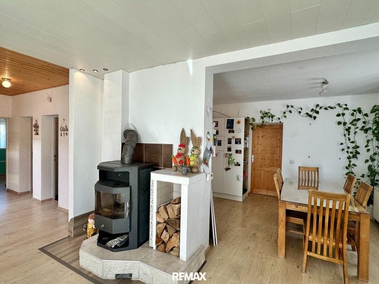 Kamin im Wohn-Esszimmer