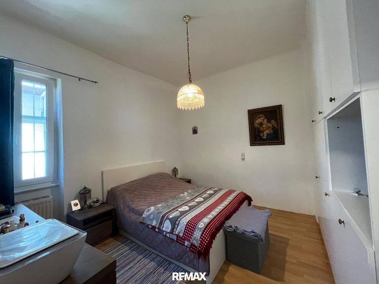 Schlafzimmer 1