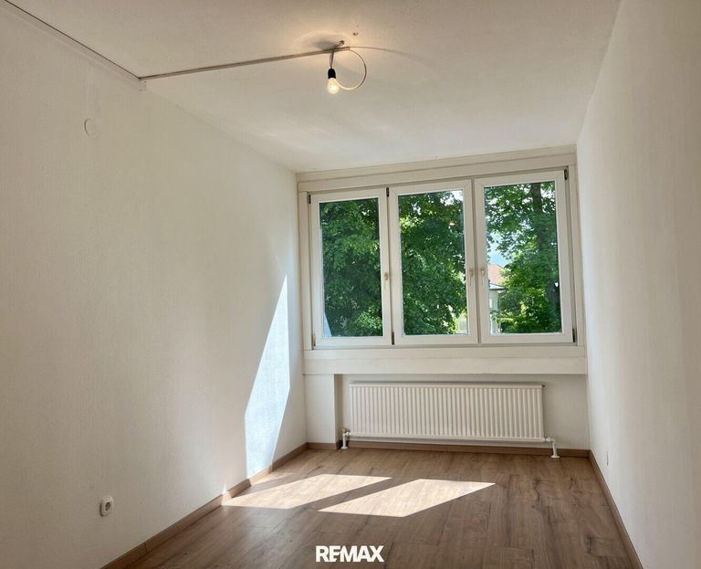 Zimmer 2 ca. 12,44 m²