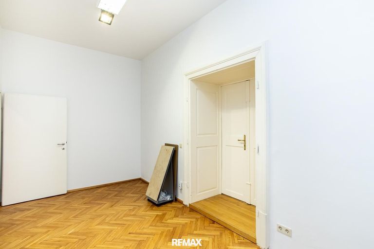 Zimmer mit zweitem Eingang