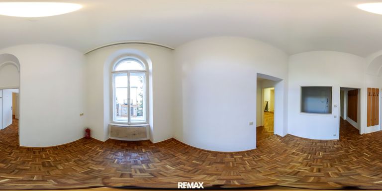 Warte- bzw. weiteres Bürozimmer