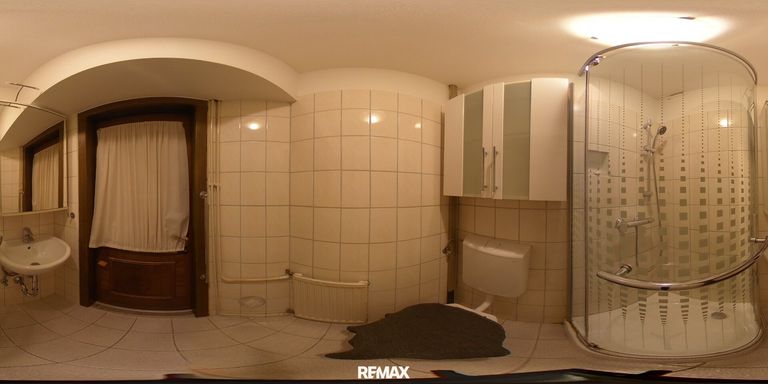 Erdgeschoss - Badezimmer 