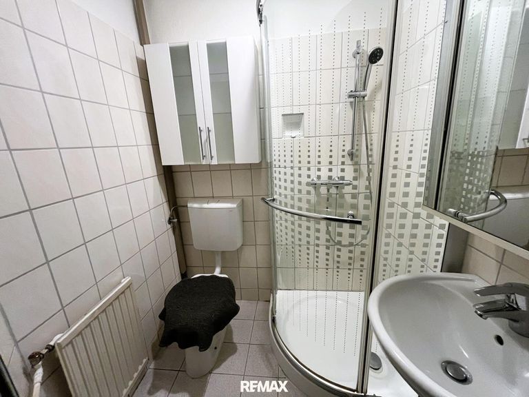 Erdgeschoss - Badezimmer 