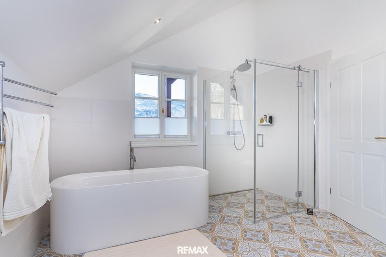 Badezimmer Ansicht 2