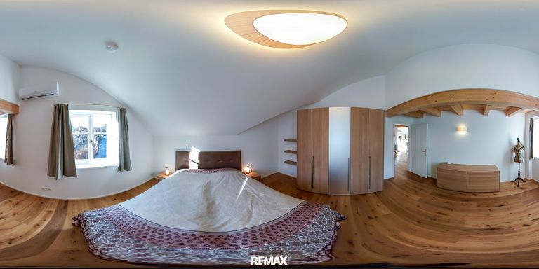 Schlafzimmer 1