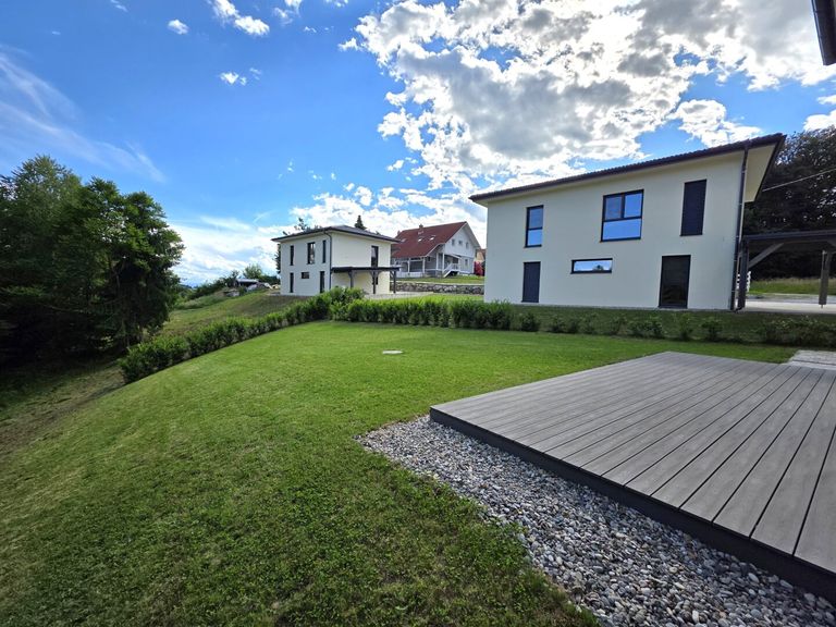 Terrasse und Garten