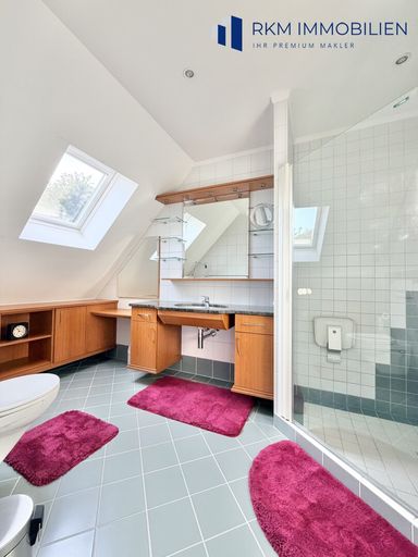 Badezimmer (oben)