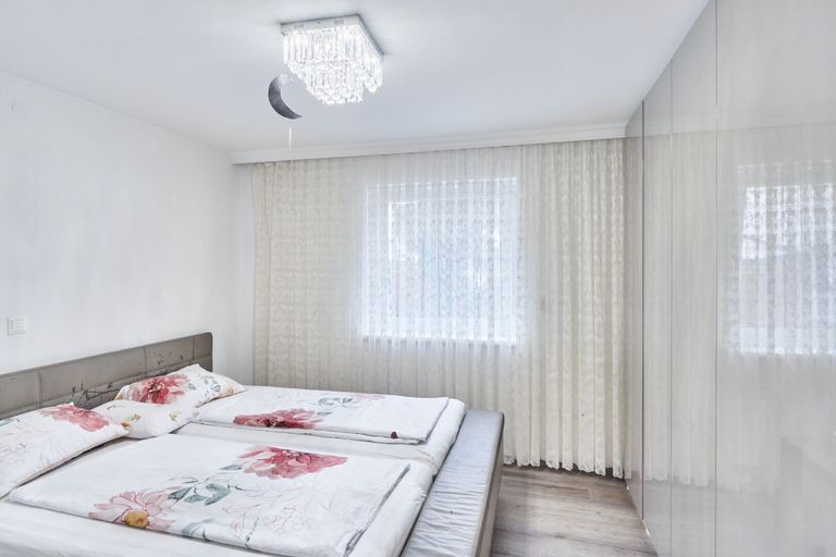 Erstes Schlafzimmer EG