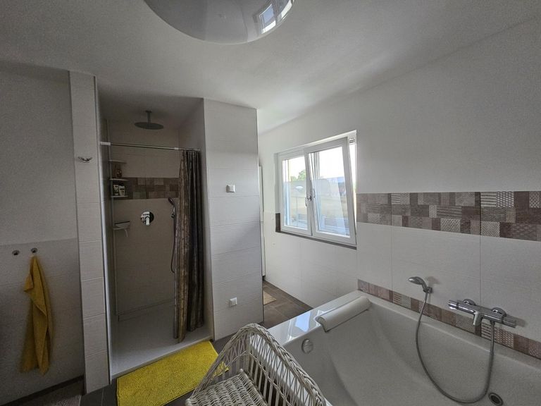 OG Bad mit WC (9)