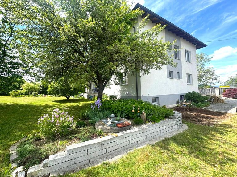 Ansicht Ost mit Gartenbereich