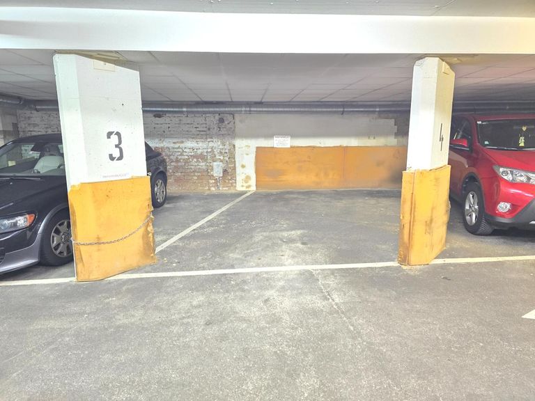 Garage Schottenfeldgasse a